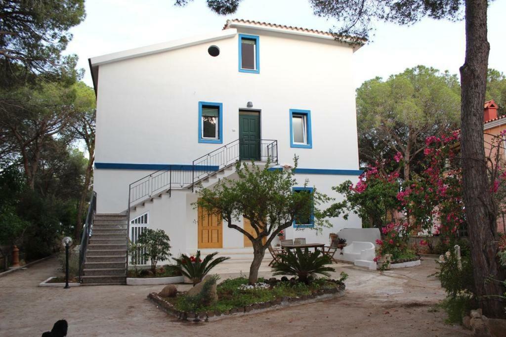 Villa B. Calaliberotto 칼라리베로토 외부 사진